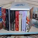 Luxury Traditional The Small Bookstore 4*
