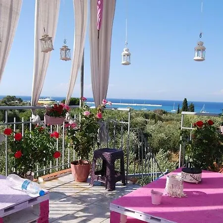 Luxury Traditional The Small Bookstore 4* Kastro-Kyllini