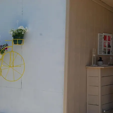 Luxury Traditional The Small Bookstore Pensjonat Kastro-Kyllini
