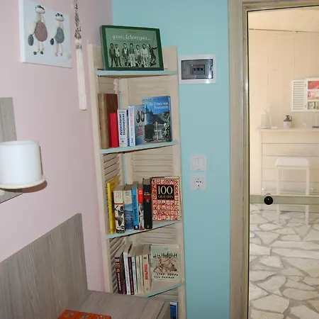 Luxury Traditional The Small Bookstore Pensjonat Kastro-Kyllini