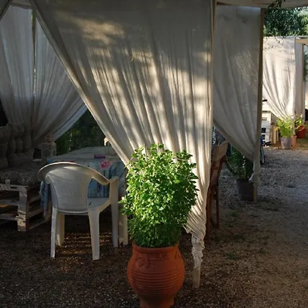 Luxury Traditional The Small Bookstore Pensjonat Kastro-Kyllini