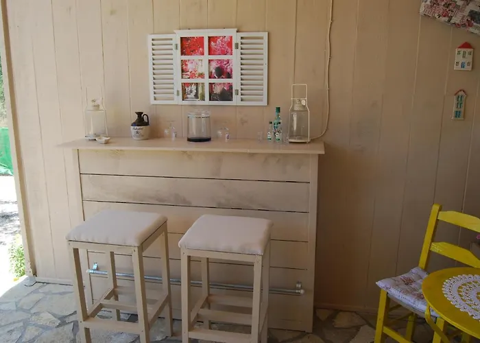 Luxury Traditional The Small Bookstore 3*