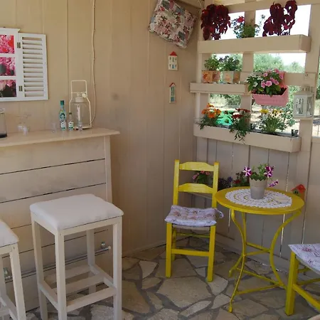 Luxury Traditional The Small Bookstore 招待所 3*