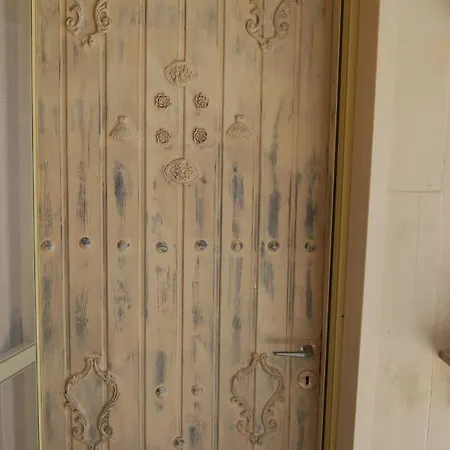 Konukevi Luxury Traditional The Small Bookstore Kastro-Kyllini