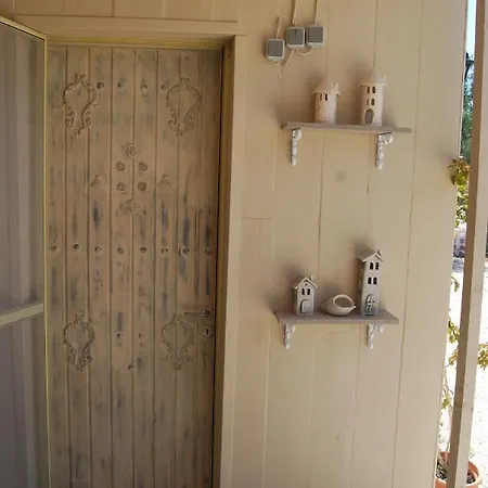 Luxury Traditional The Small Bookstore 3* Kastro-Kyllini