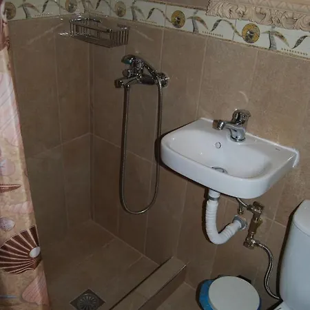 Luxury Traditional The Small Bookstore 3*