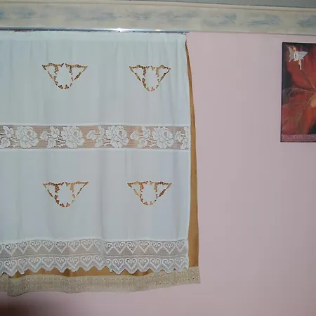 Luxury Traditional The Small Bookstore 3*