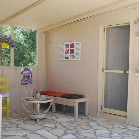Luxury Traditional The Small Bookstore 4* Kastro-Kyllini