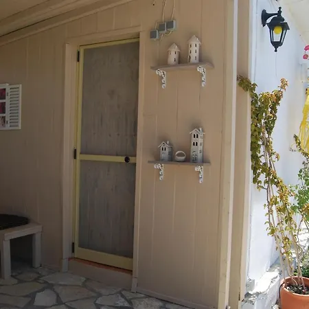 Konukevi Luxury Traditional The Small Bookstore 3*