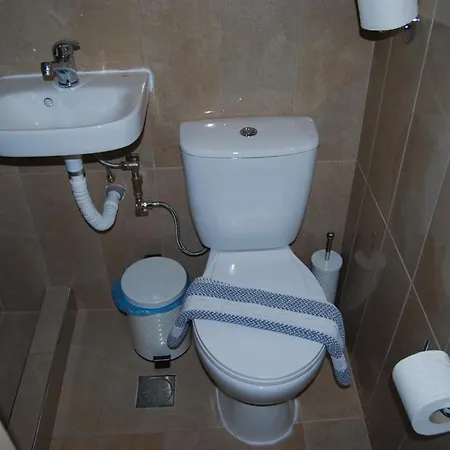 Luxury Traditional The Small Bookstore 招待所 3*