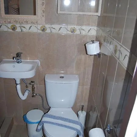 Konukevi Luxury Traditional The Small Bookstore 3*