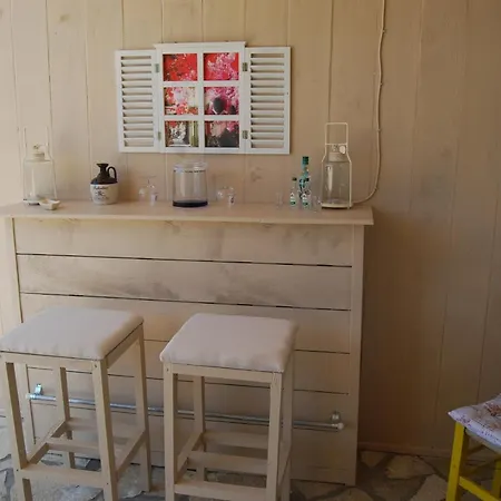 Luxury Traditional The Small Bookstore 3*