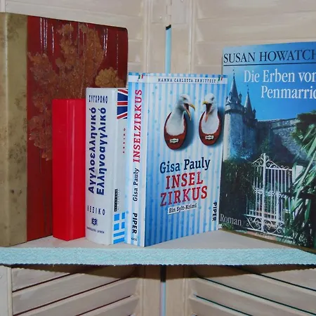 Konukevi Luxury Traditional The Small Bookstore 3*