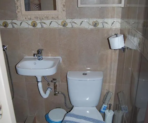 Luxury Traditional The Small Bookstore Gasthuis Kastro-Kyllini