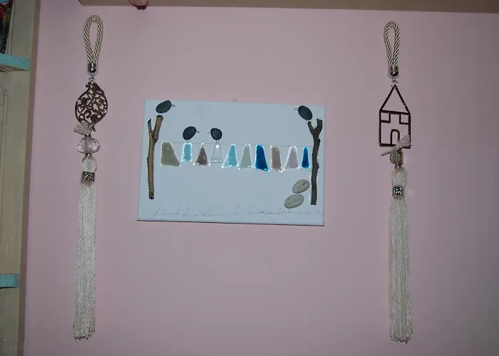 Luxury Traditional The Small Bookstore 3*