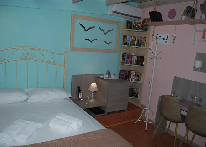 Luxury Traditional The Small Bookstore