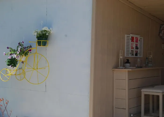 Luxury Traditional The Small Bookstore Gasthuis Kastro-Kyllini