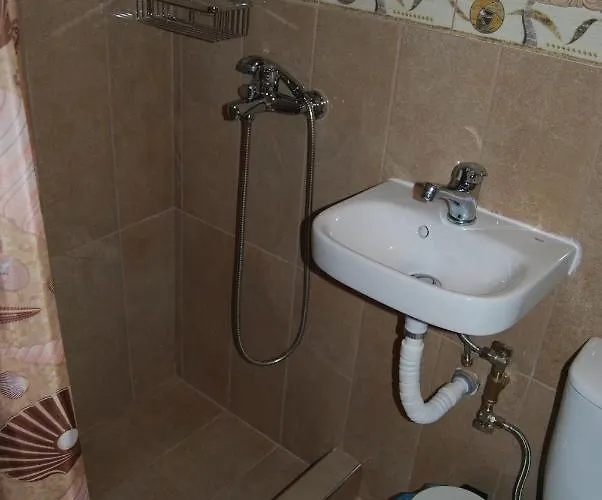 Luxury Traditional The Small Bookstore 3*