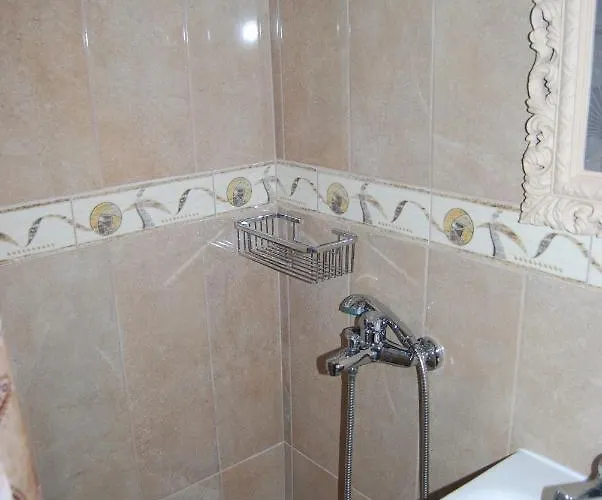 Casa de hóspedes Luxury Traditional The Small Bookstore