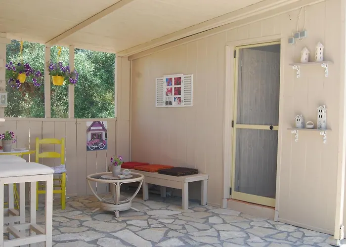 Luxury Traditional The Small Bookstore 3* Kastro-Kyllini