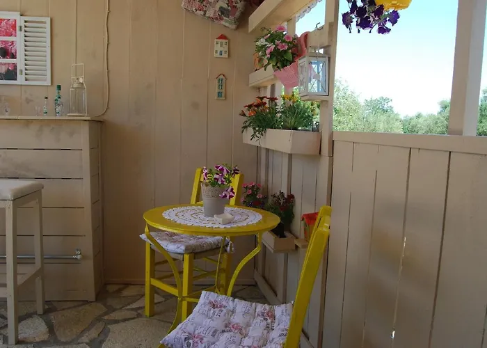 Luxury Traditional The Small Bookstore Kastro-Kyllini